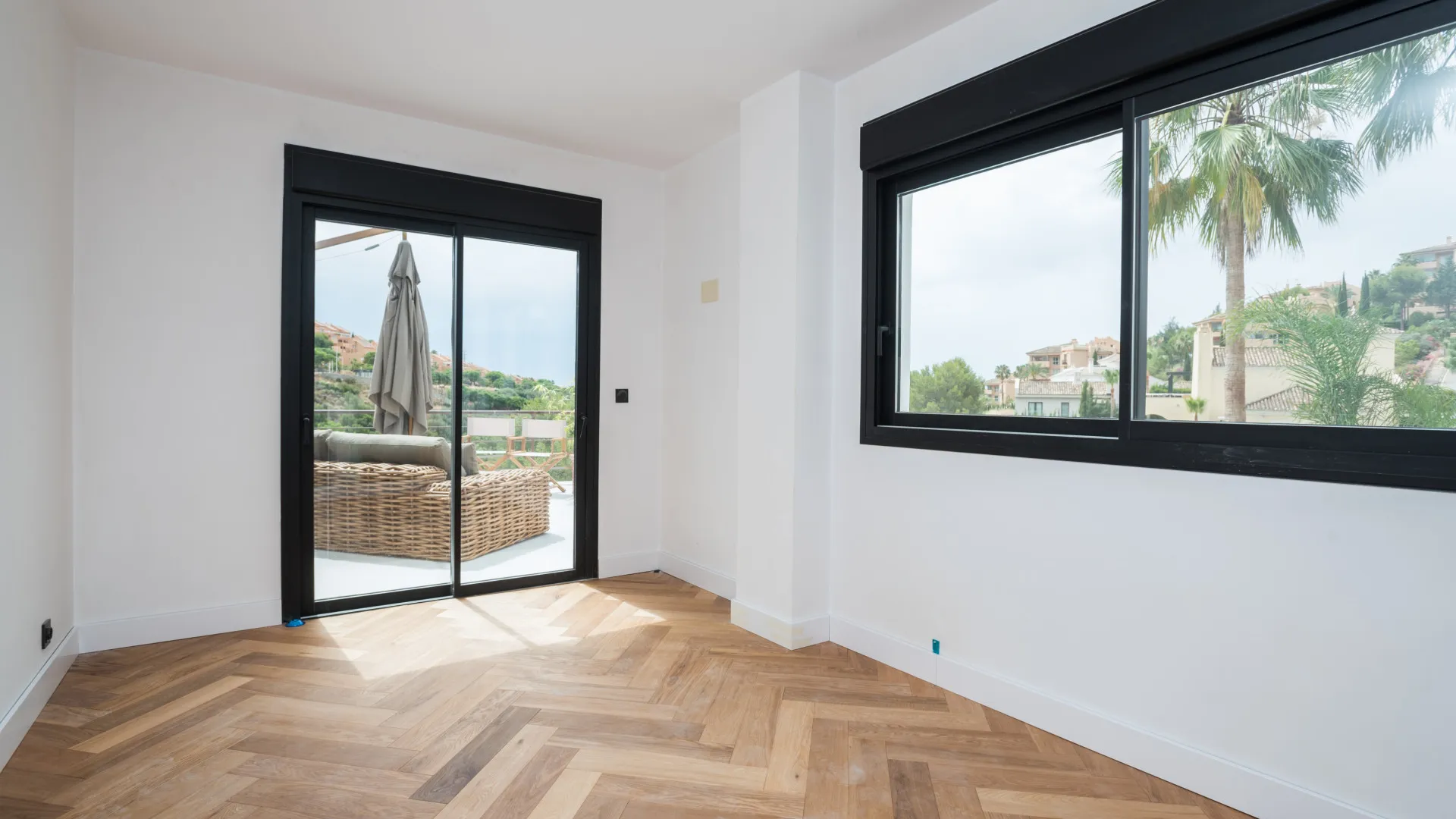 8 bedrooms villa in Elviria for sale