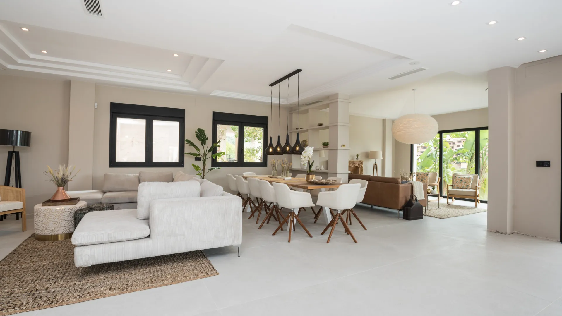 8 bedrooms villa in Elviria for sale