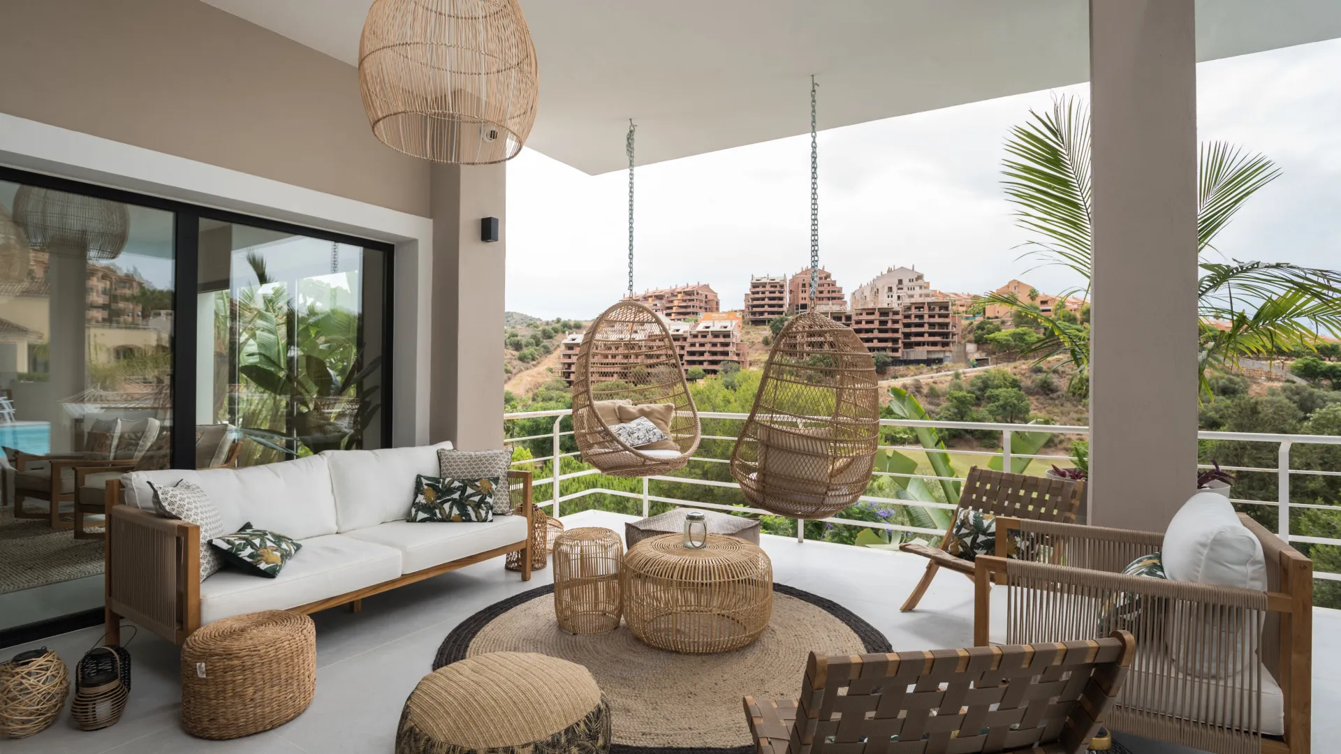 8 bedrooms villa in Elviria for sale