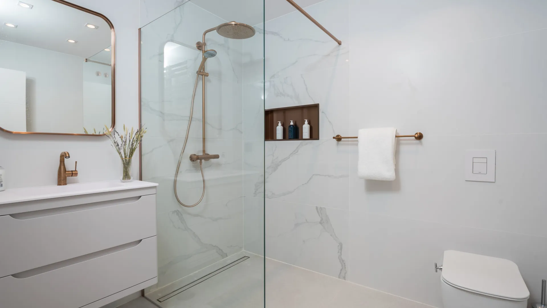 8 bedrooms villa in Elviria for sale