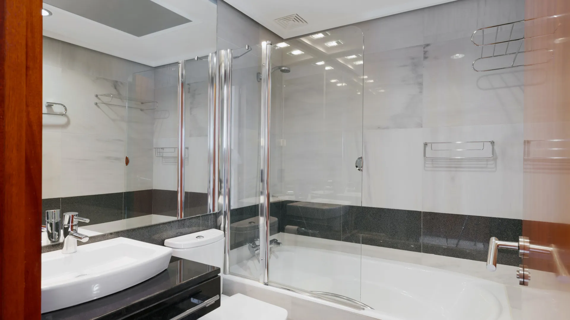 Villa for sale in Los Altos de los Monteros