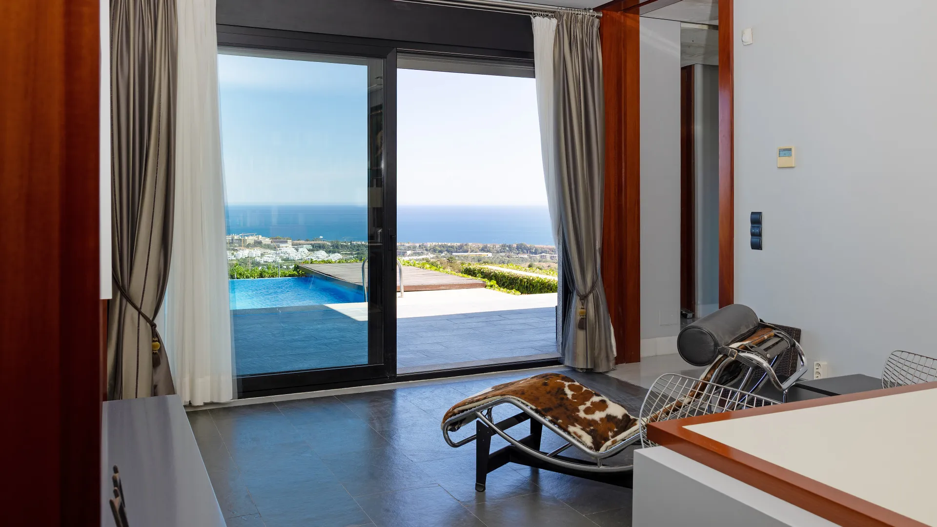 Villa for sale in Los Altos de los Monteros