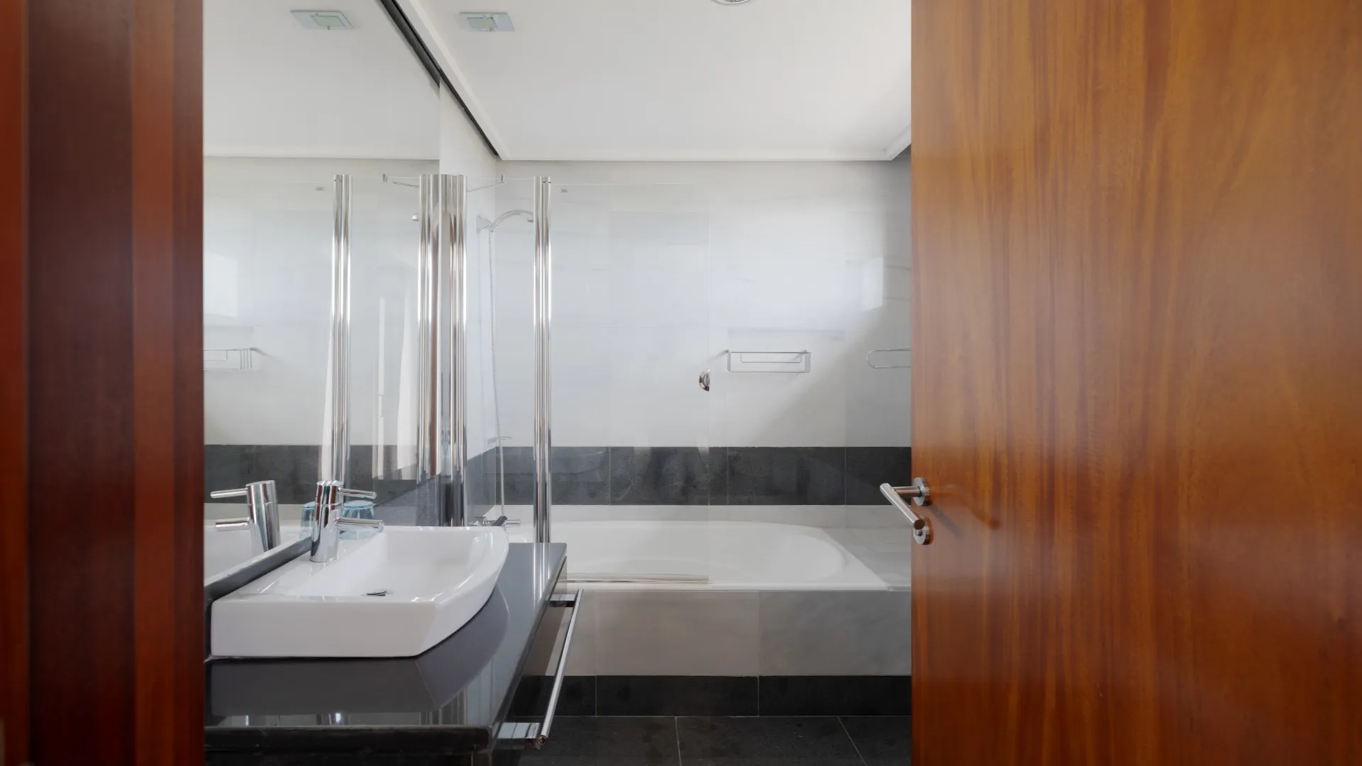 Villa for sale in Los Altos de los Monteros