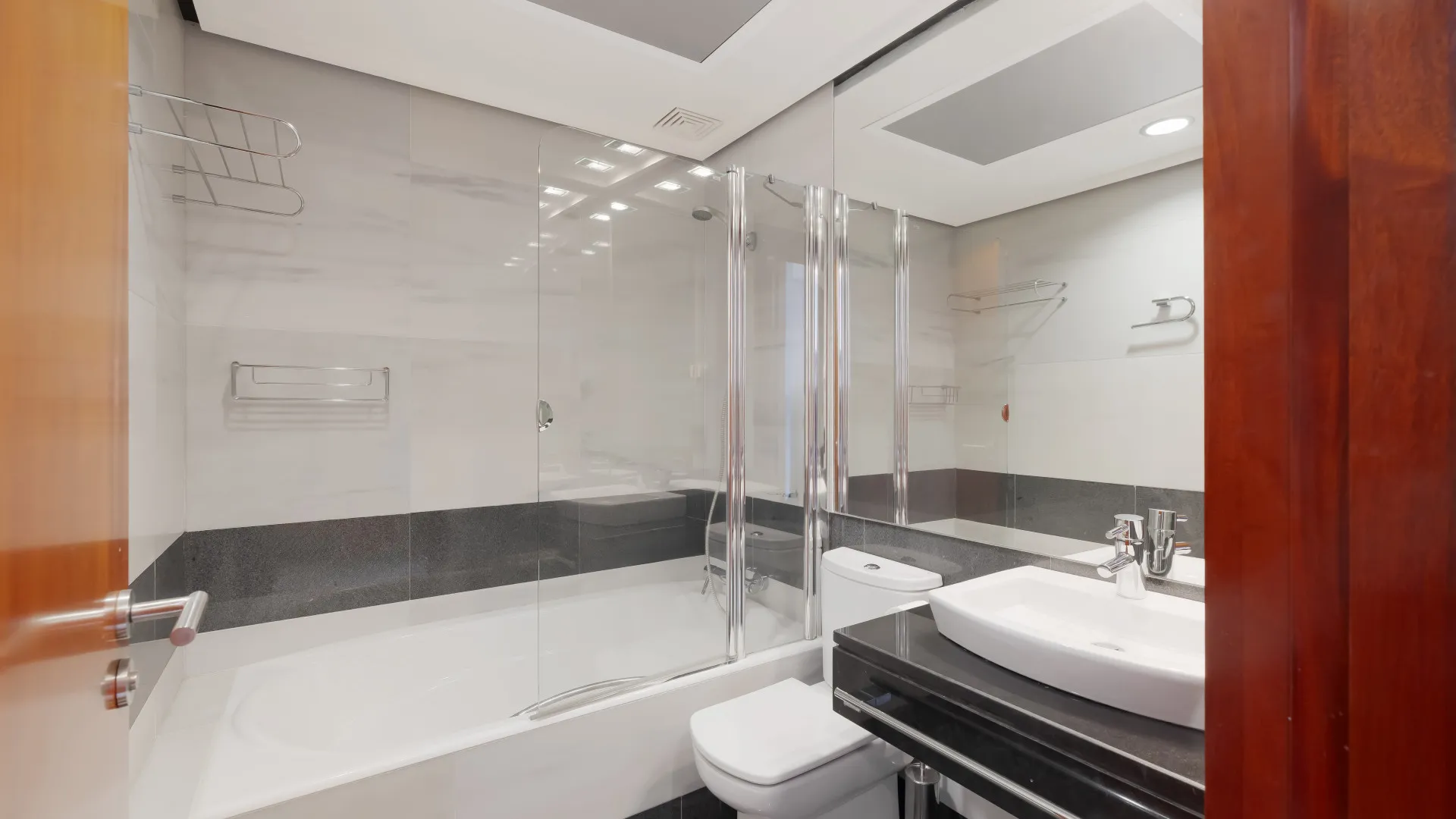 Villa for sale in Los Altos de los Monteros