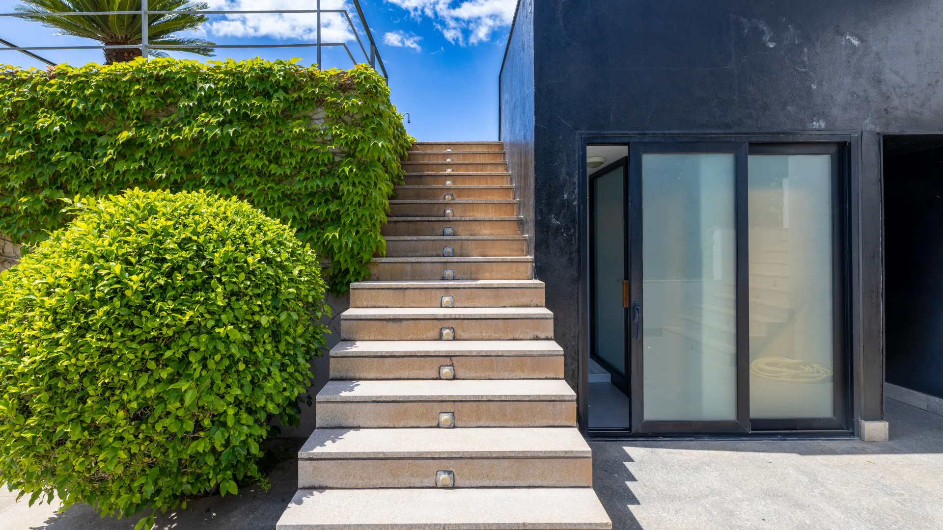 Villa for sale in Los Altos de los Monteros