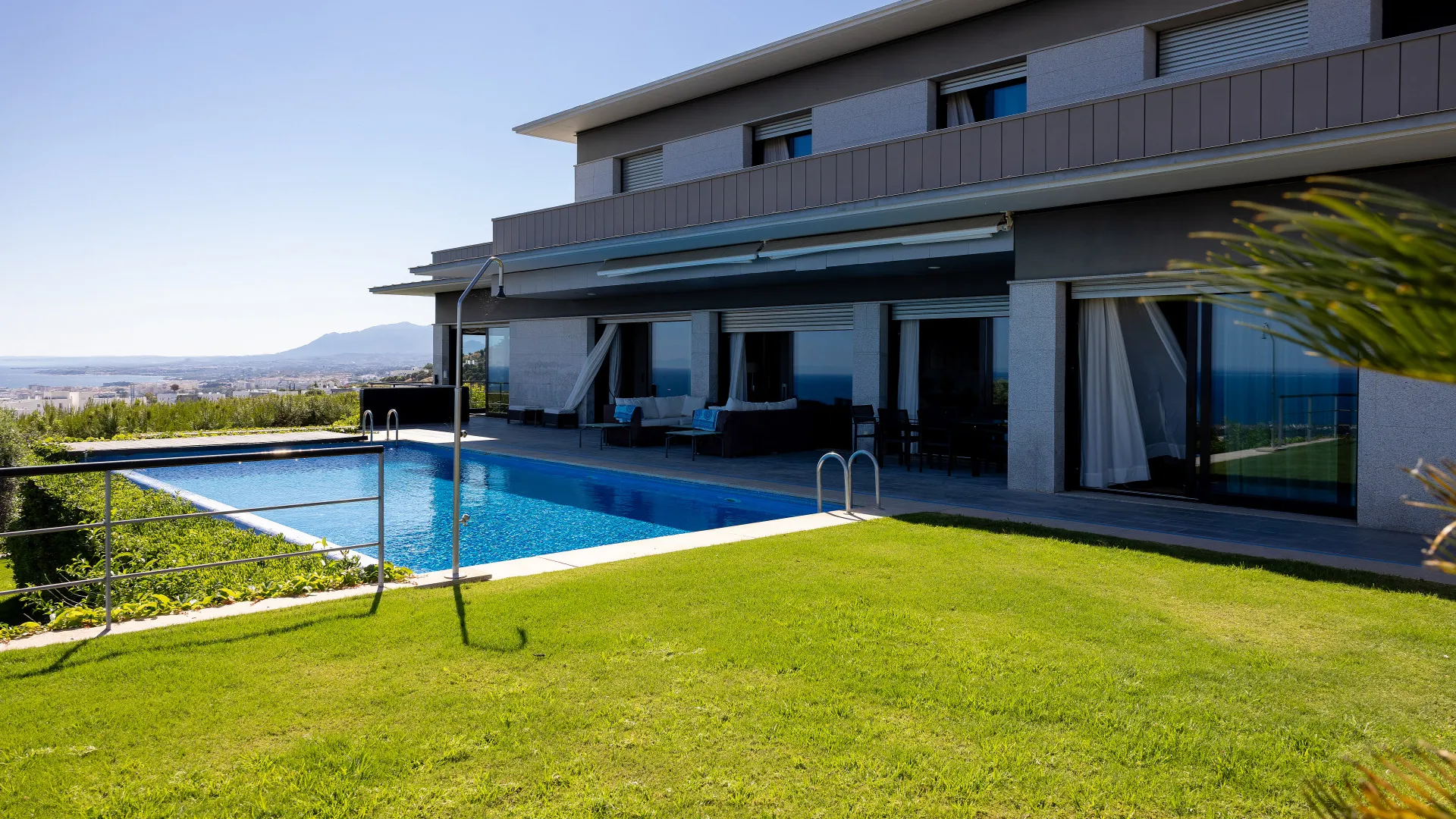 Villa for sale in Los Altos de los Monteros