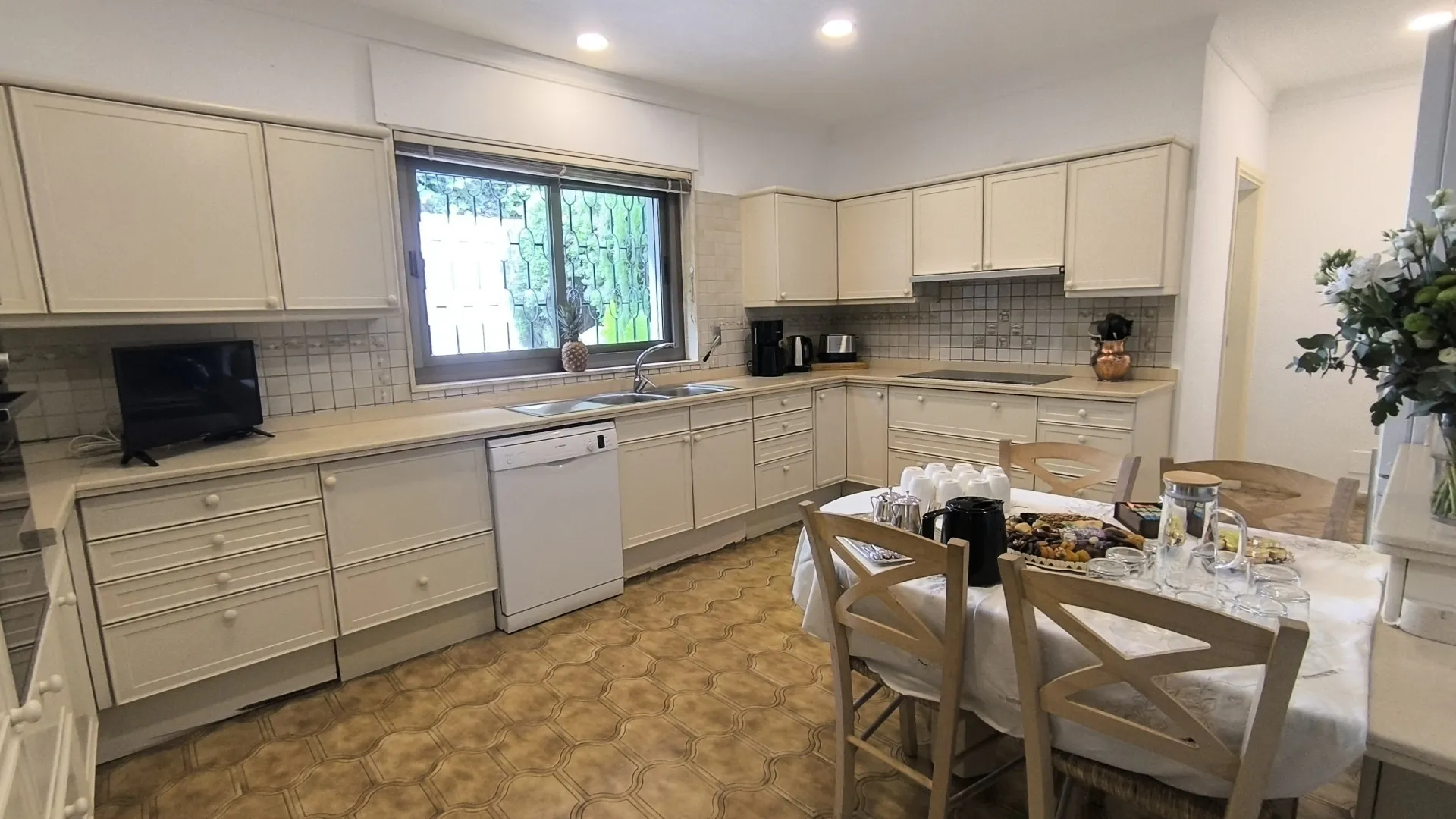 6 bedrooms villa in Los Monteros for sale