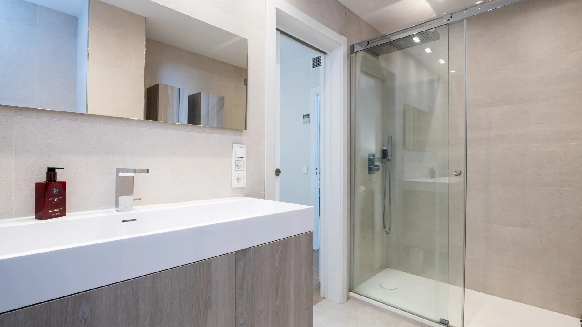 For sale apartment with 4 bedrooms in Marbella Centro