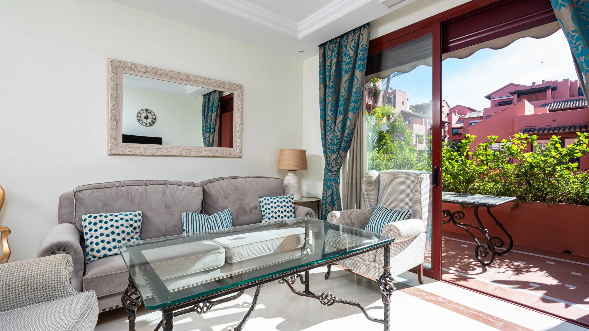 Comprar apartamento en Jardines de Don Carlos