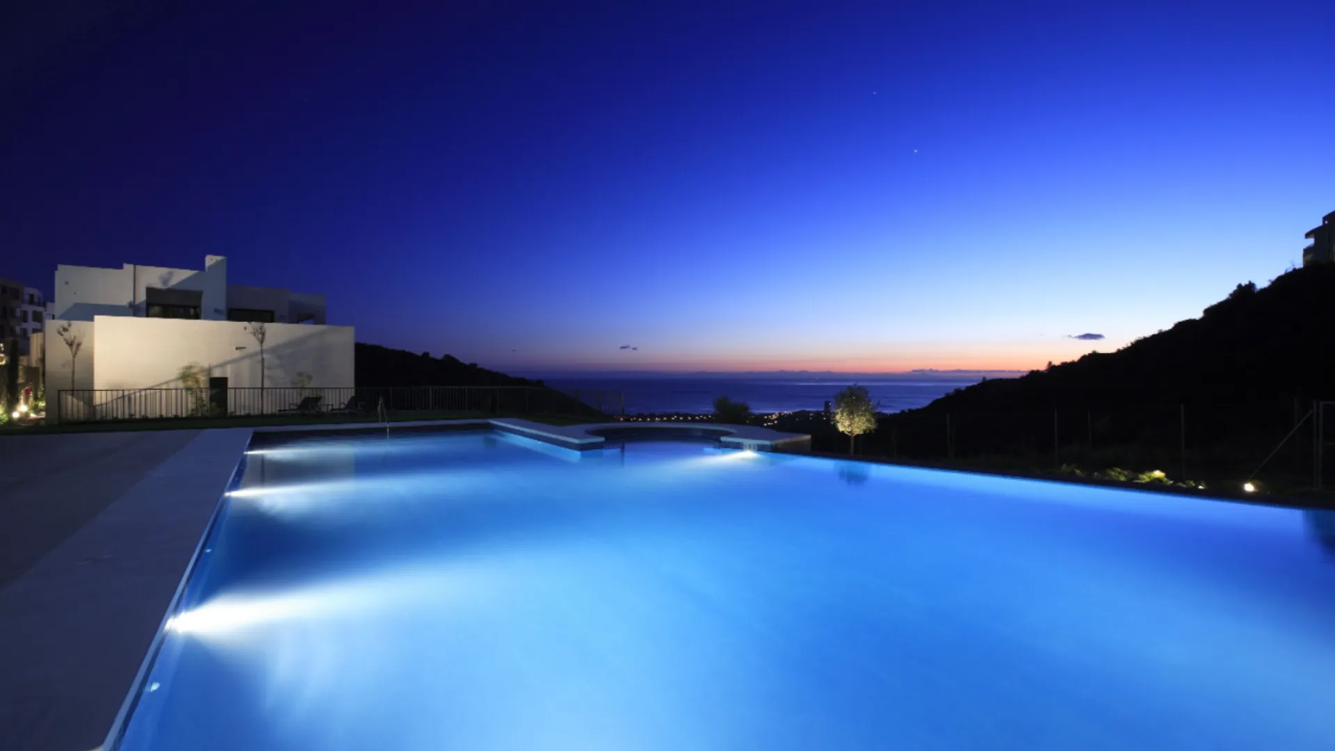 For sale apartment with 2 bedrooms in Samara