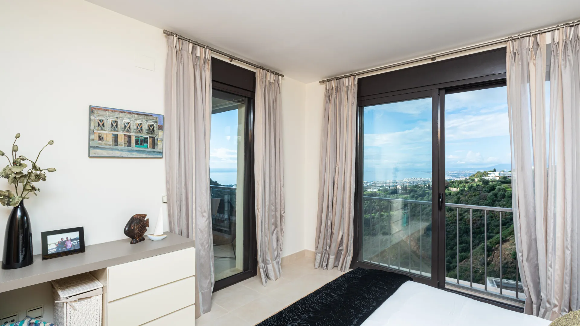 For sale apartment with 2 bedrooms in Samara