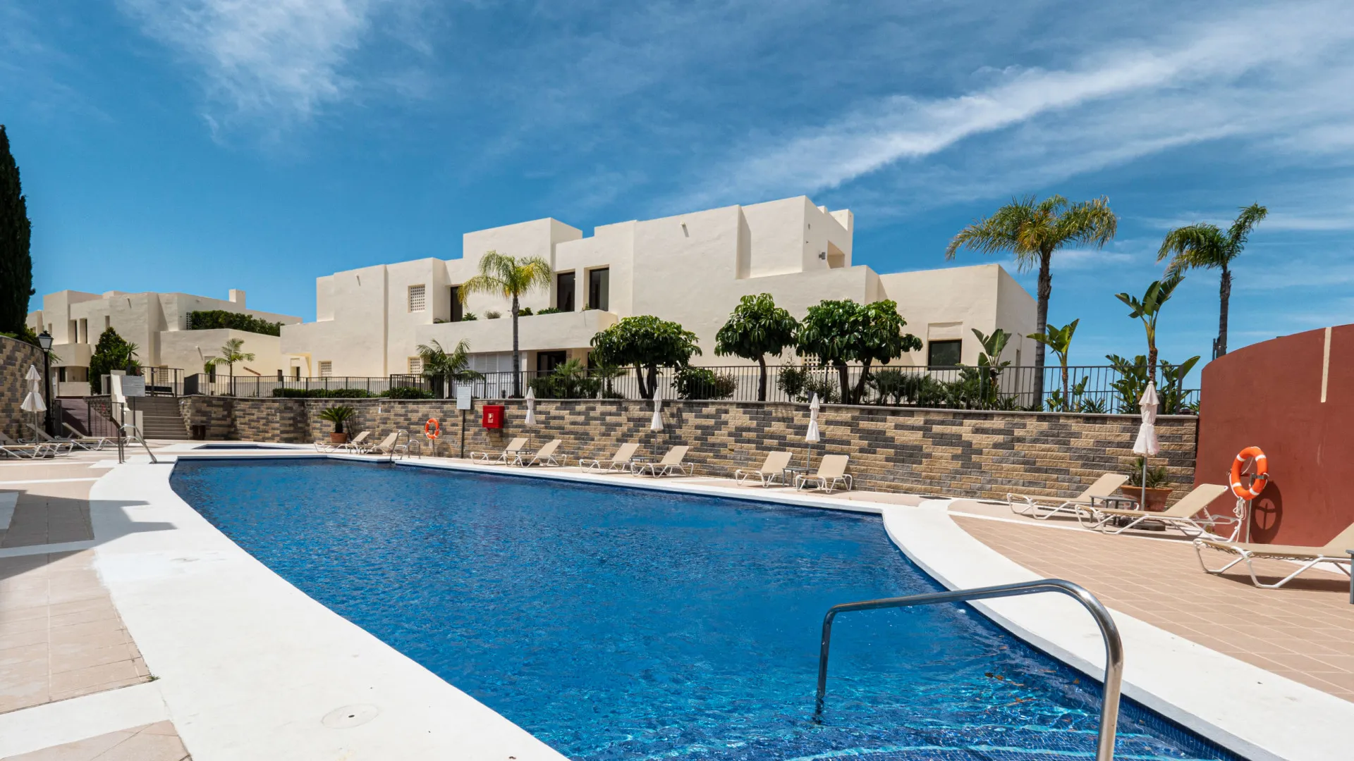 For sale apartment with 2 bedrooms in Samara