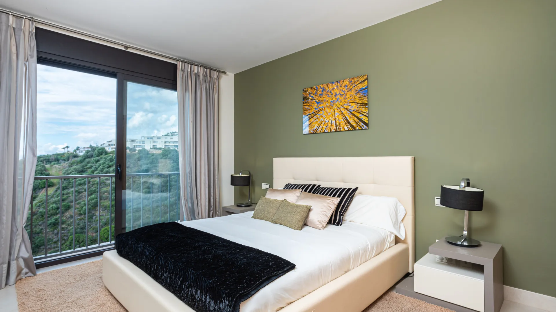 For sale apartment with 2 bedrooms in Samara