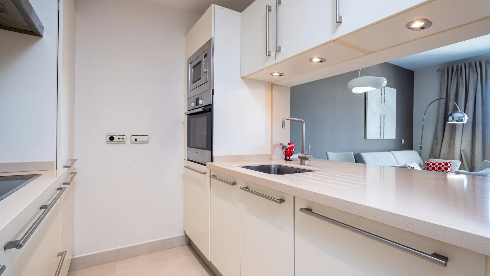 For sale apartment with 2 bedrooms in Samara