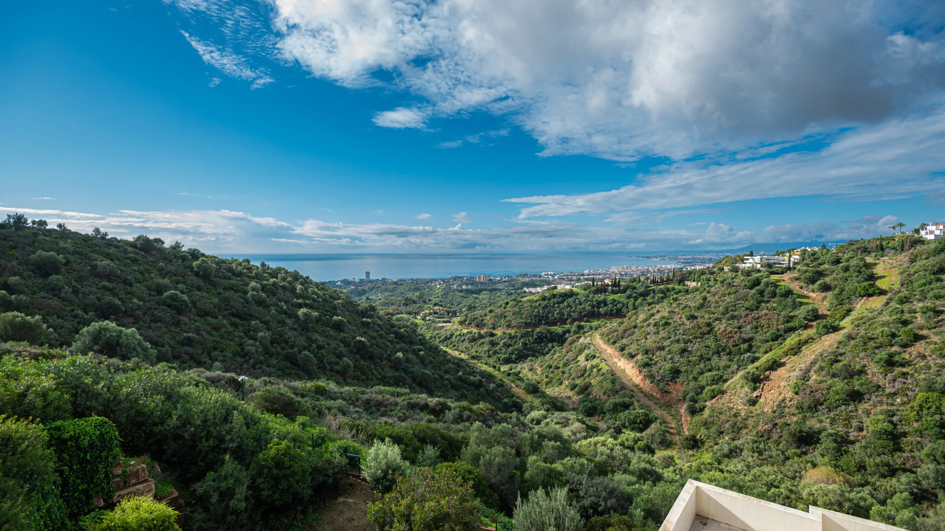 For sale apartment with 2 bedrooms in Samara