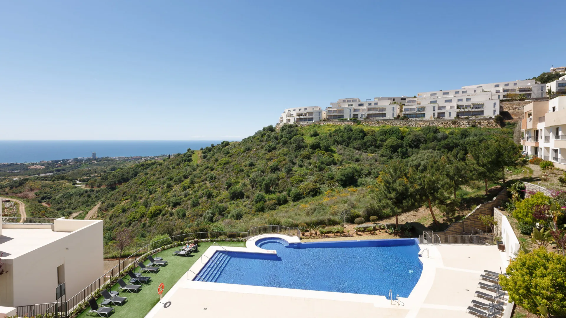 For sale apartment with 2 bedrooms in Samara