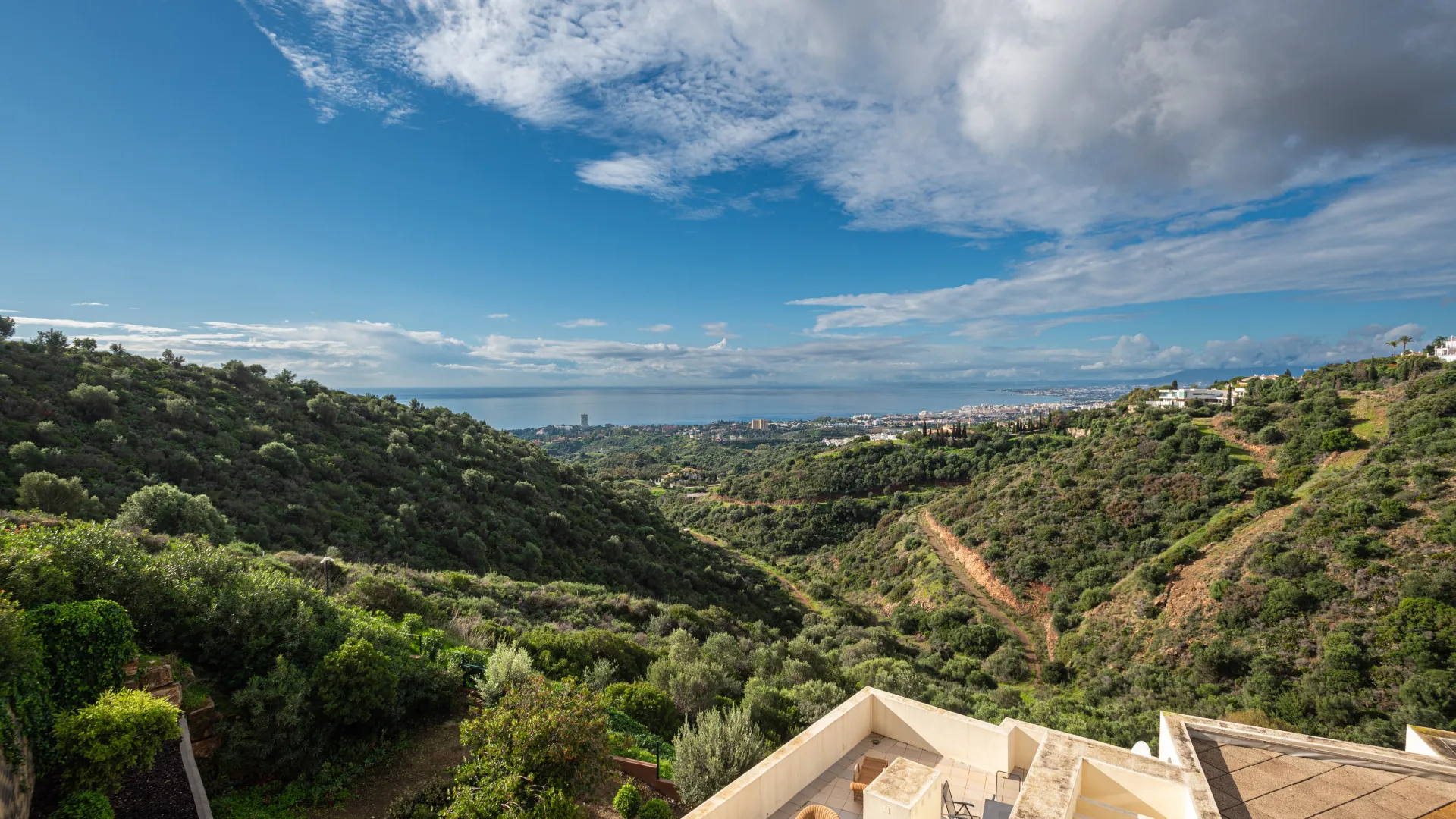 For sale apartment with 2 bedrooms in Samara