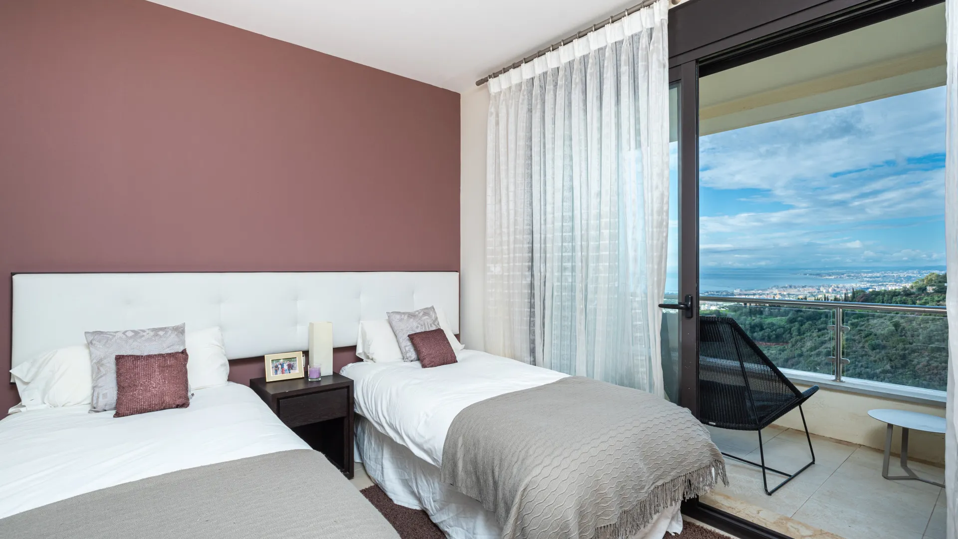 For sale apartment with 2 bedrooms in Samara