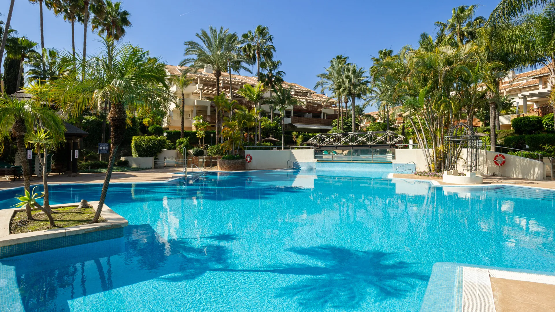 For sale apartment in Rio Real with 3 bedrooms