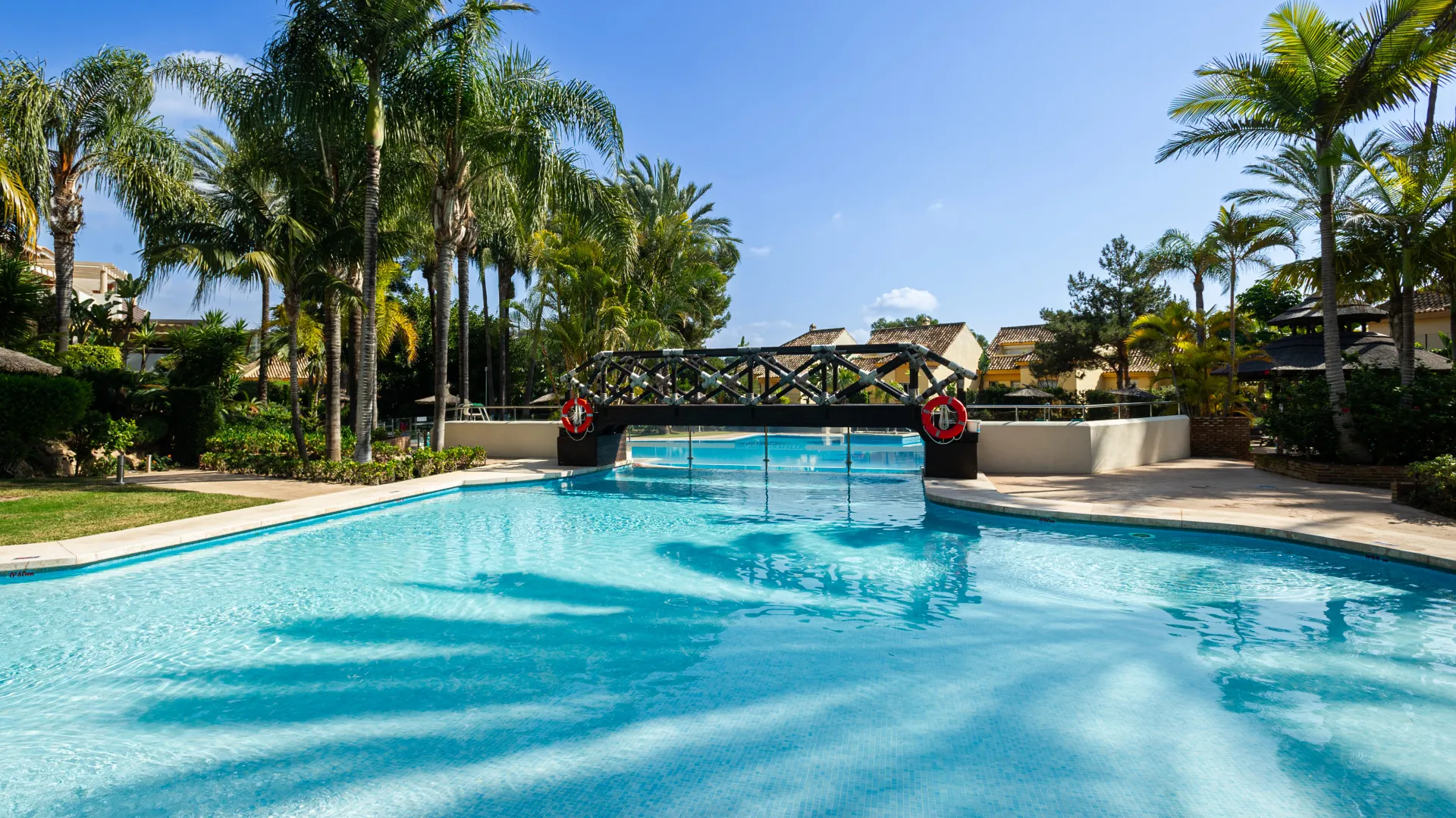 For sale apartment in Rio Real with 3 bedrooms