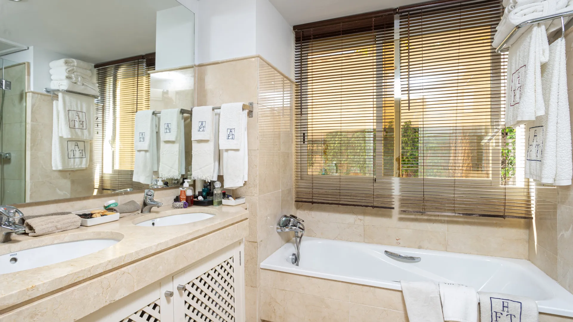 For sale apartment in Rio Real with 3 bedrooms