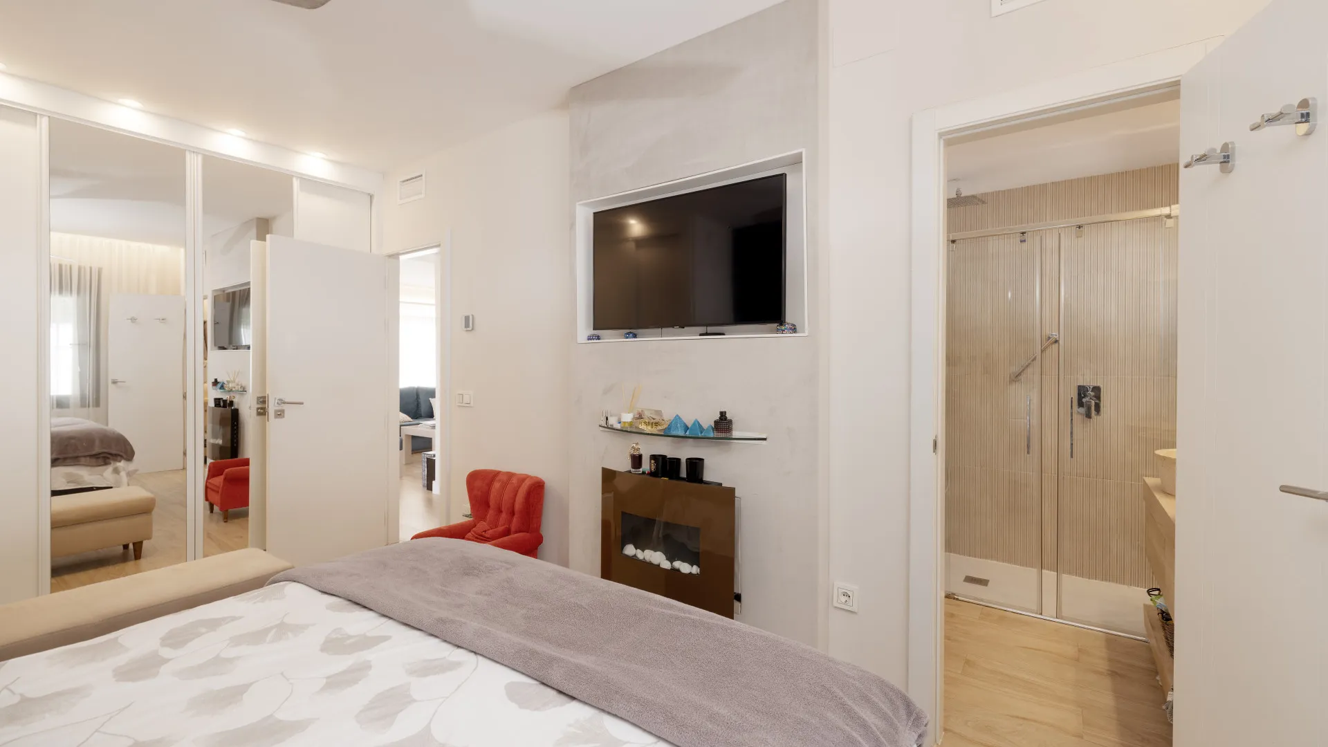 5 bedrooms El Mirador villa for sale