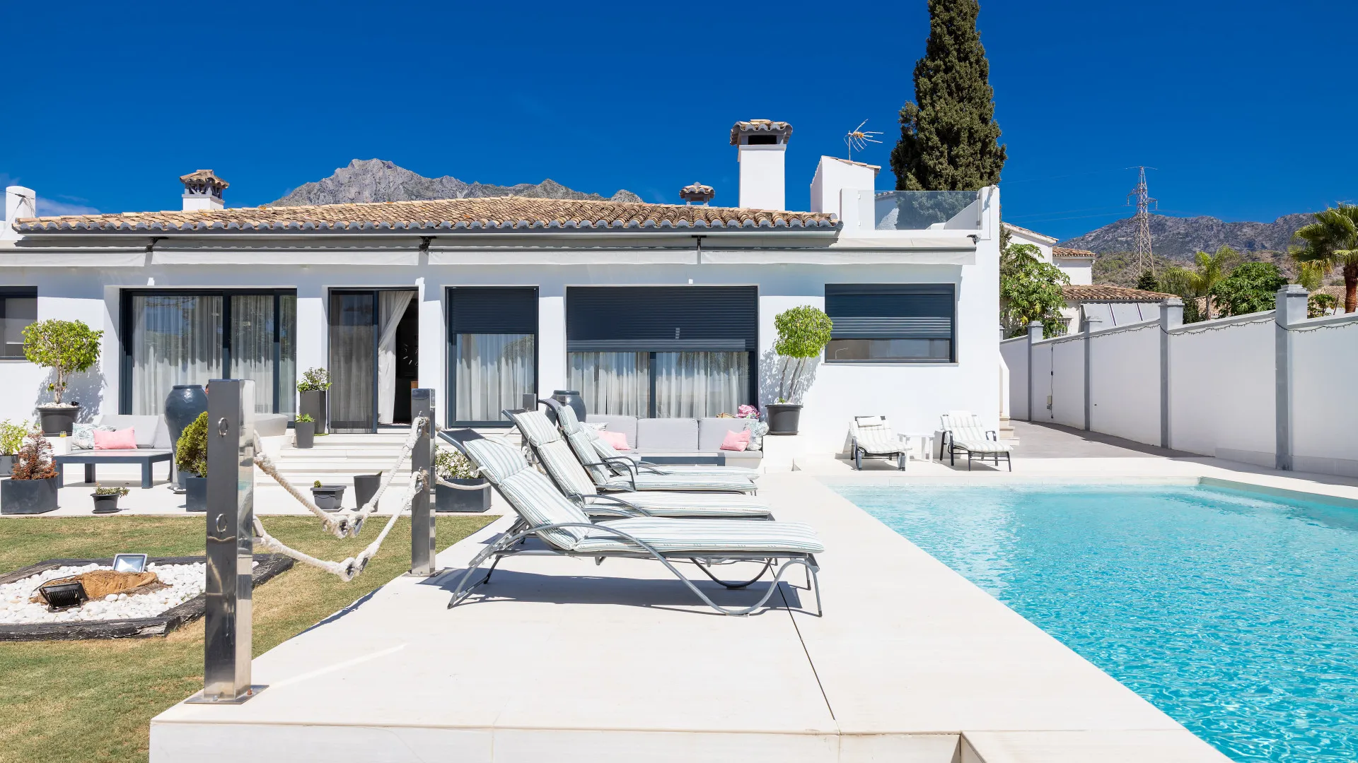 5 bedrooms El Mirador villa for sale