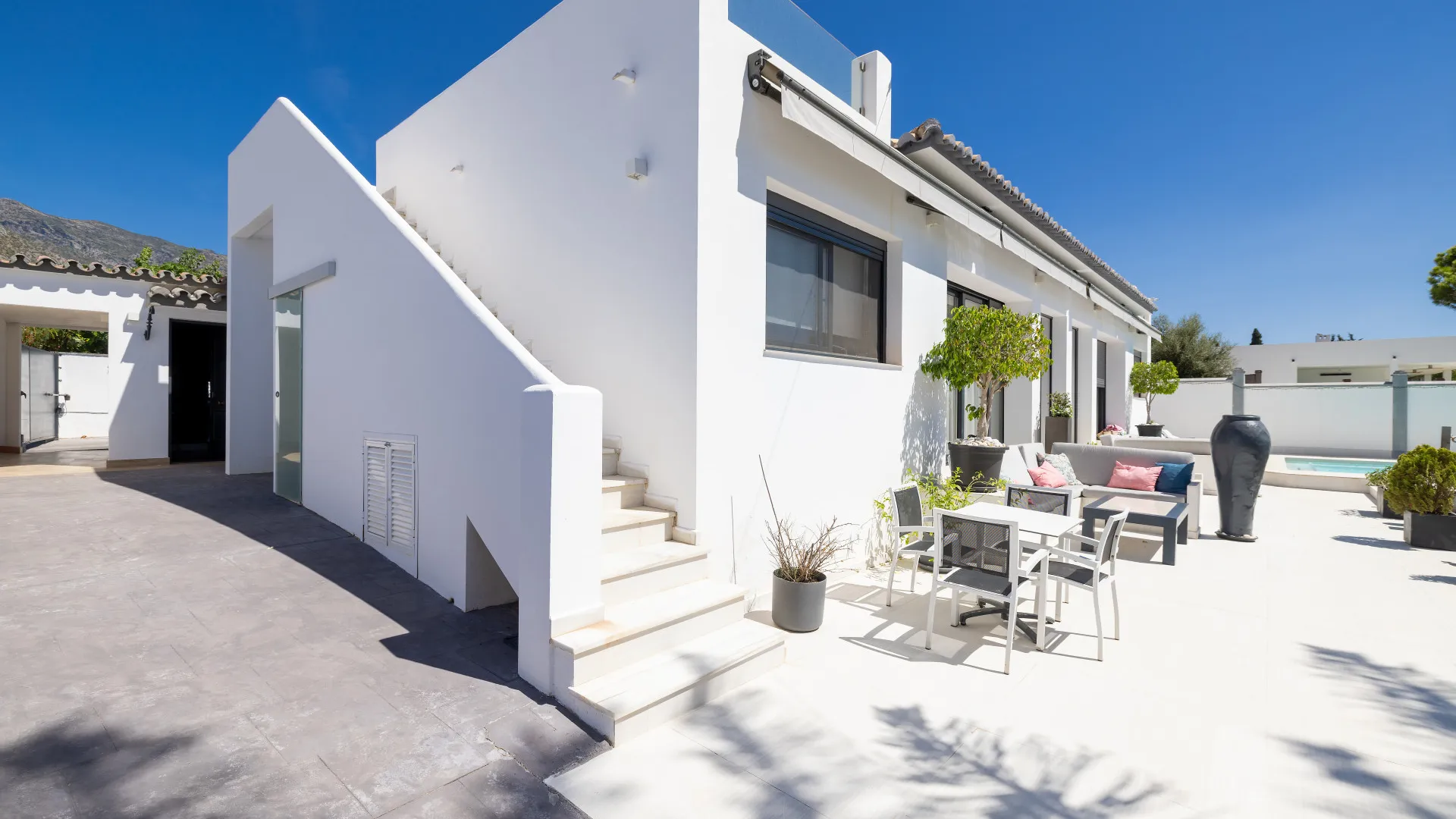 5 bedrooms El Mirador villa for sale