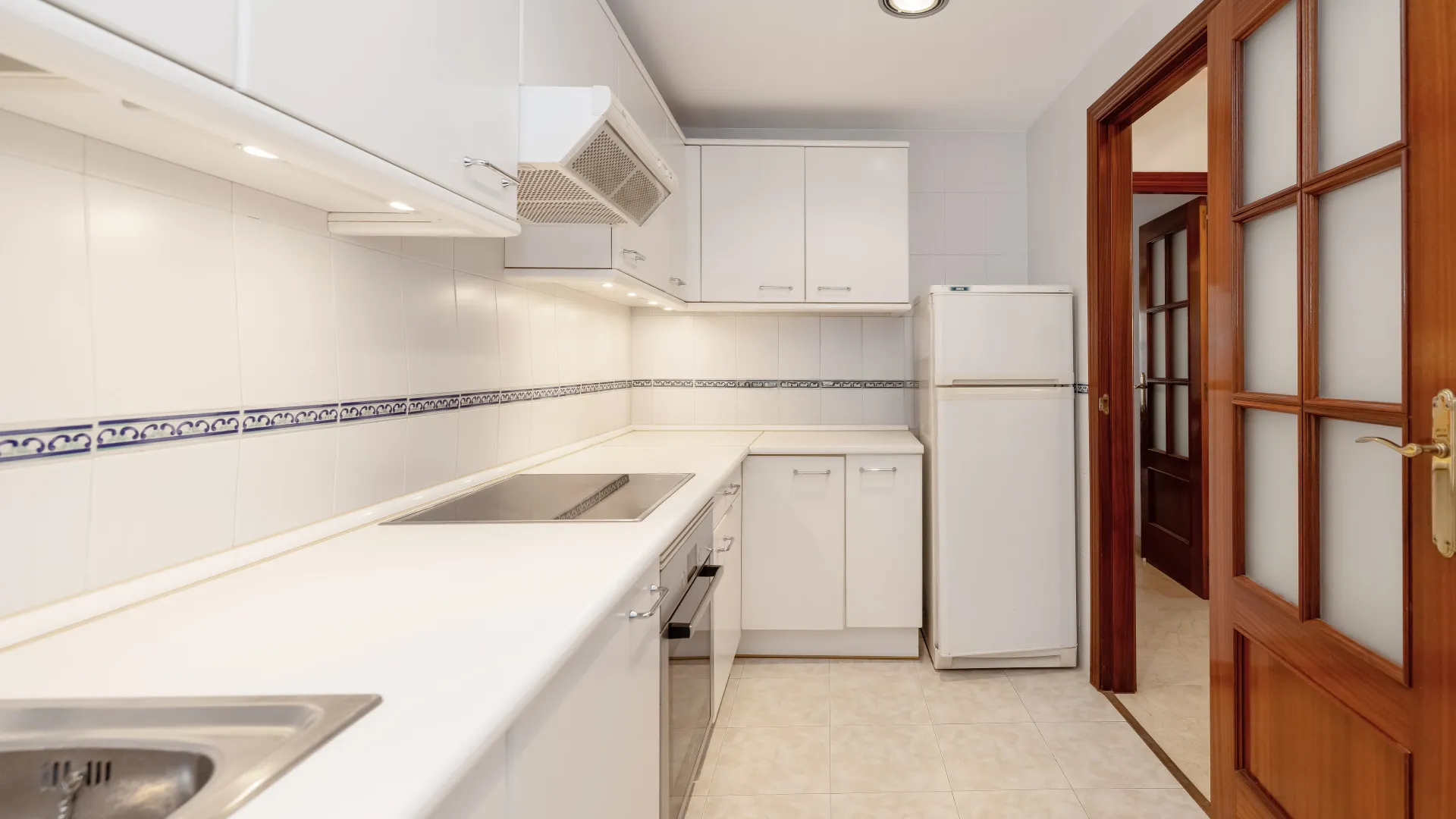 Buy semi detached house in Costabella with 5 bedrooms