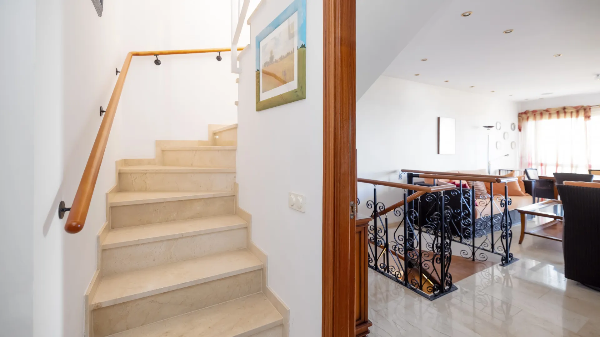 Buy semi detached house in Costabella with 5 bedrooms