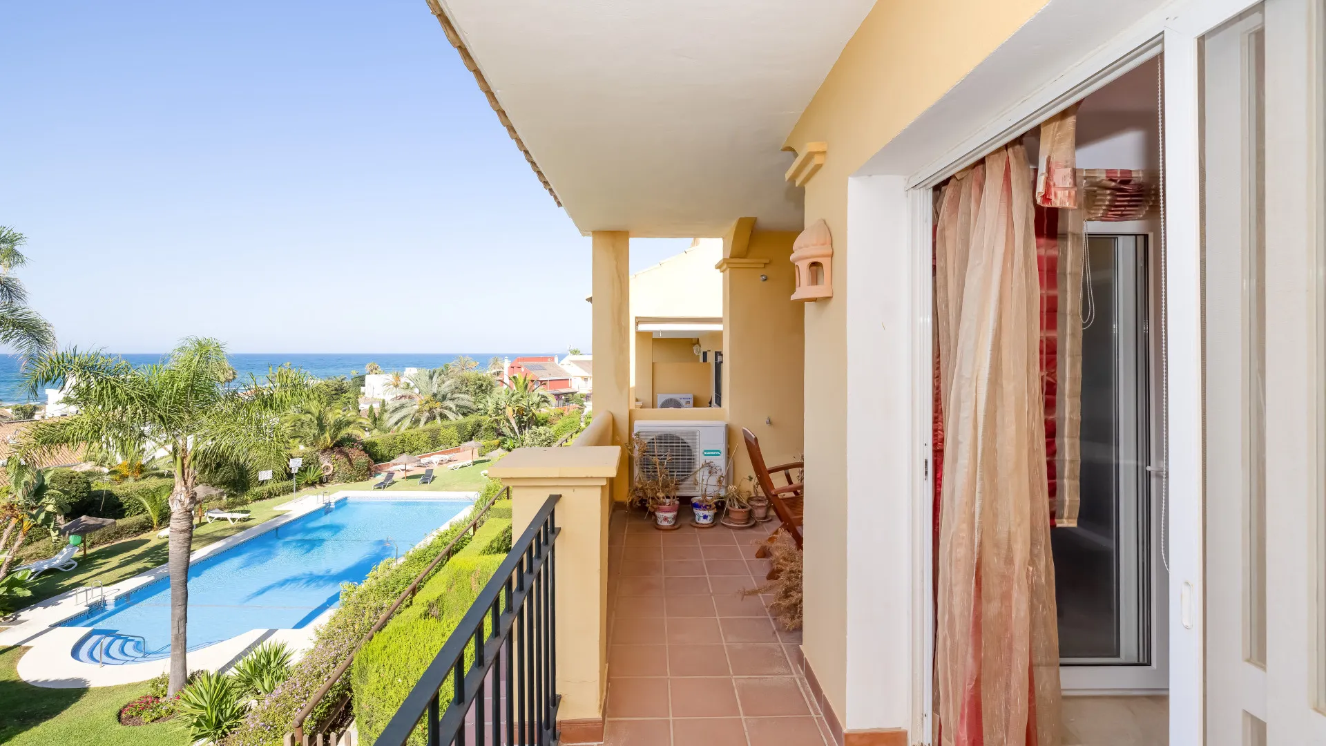 Buy semi detached house in Costabella with 5 bedrooms