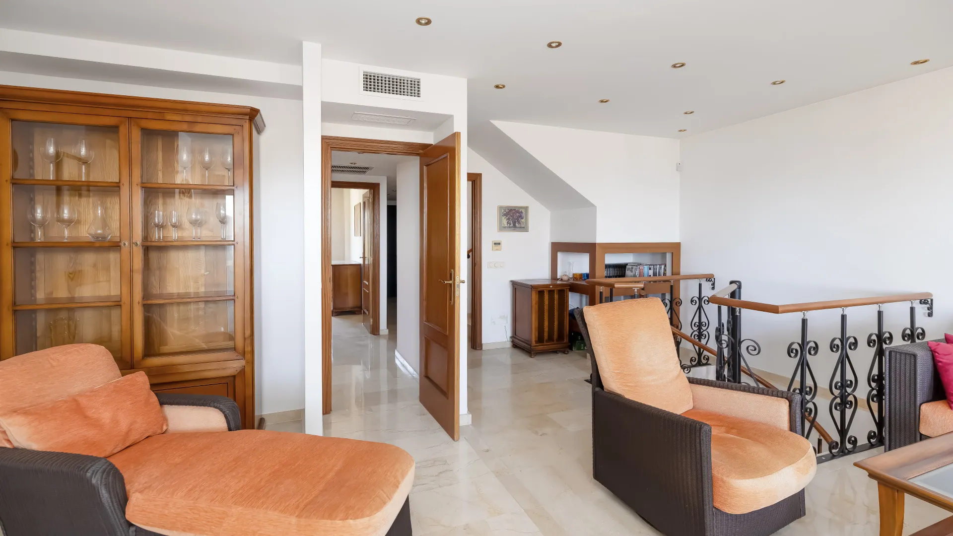 Buy semi detached house in Costabella with 5 bedrooms