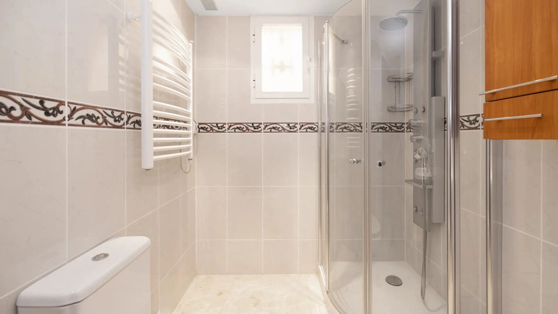 Buy semi detached house in Costabella with 5 bedrooms