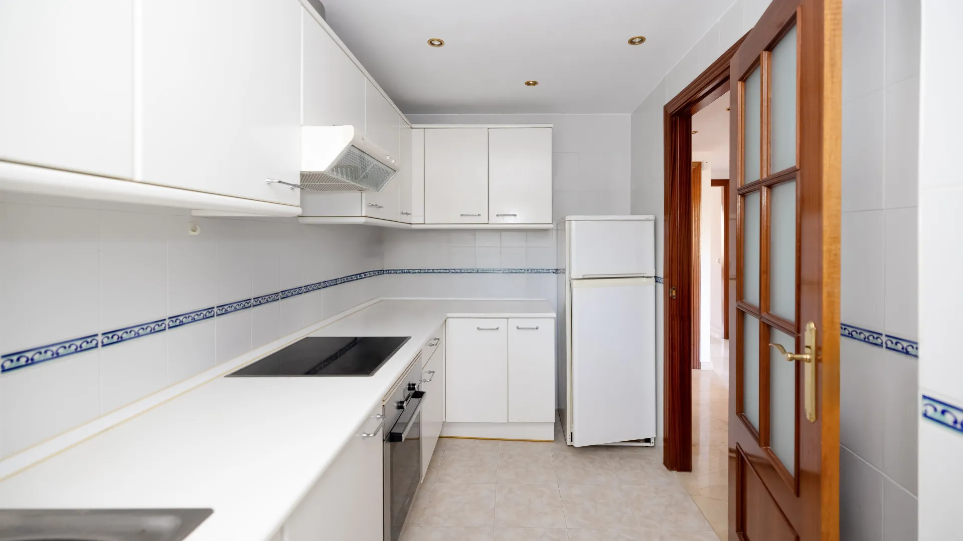 Buy semi detached house in Costabella with 5 bedrooms