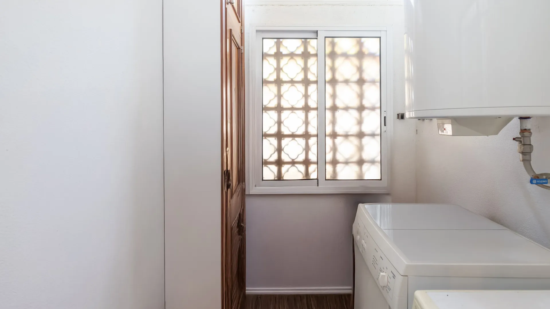 Buy semi detached house in Costabella with 5 bedrooms