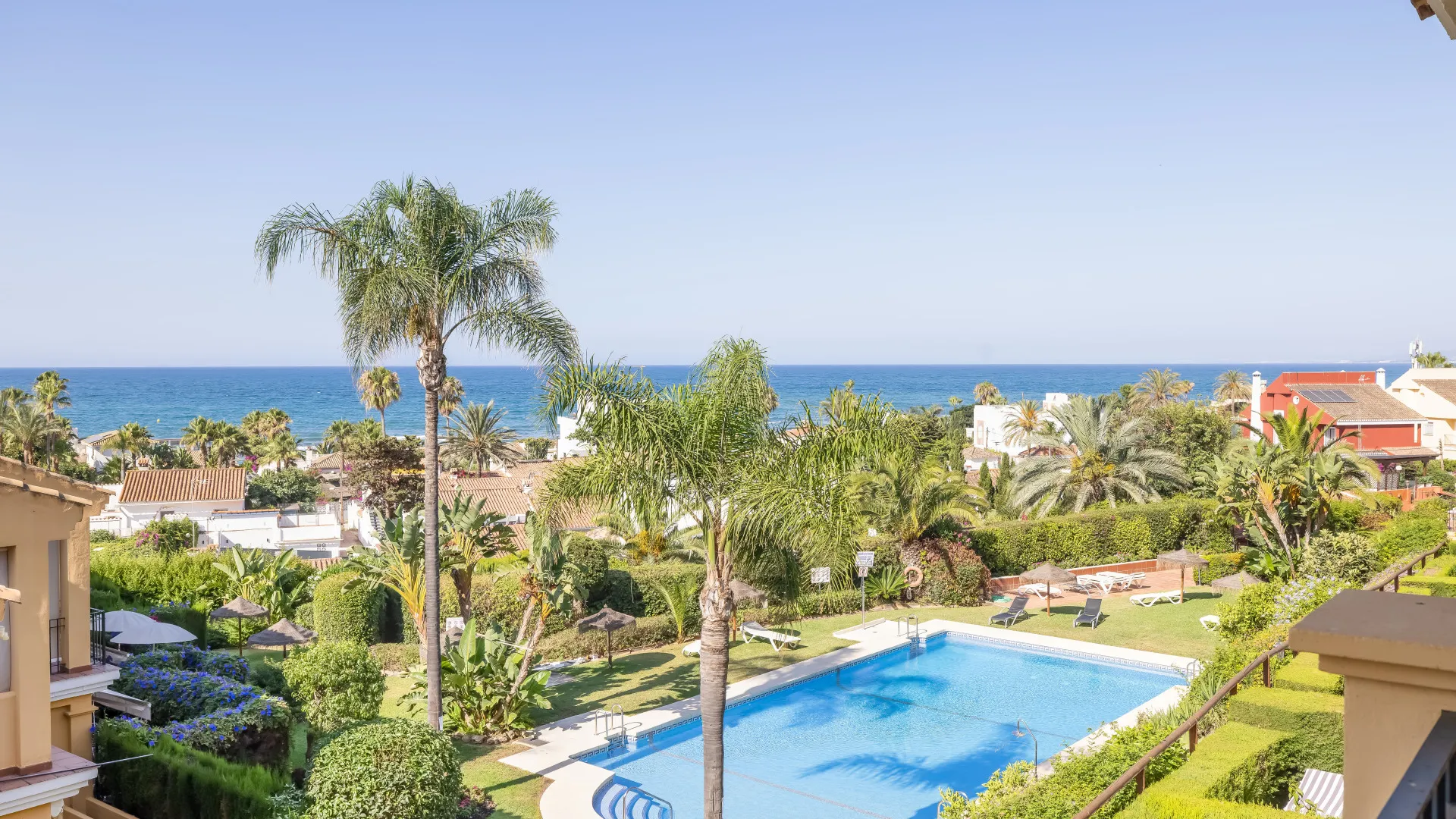 Buy semi detached house in Costabella with 5 bedrooms