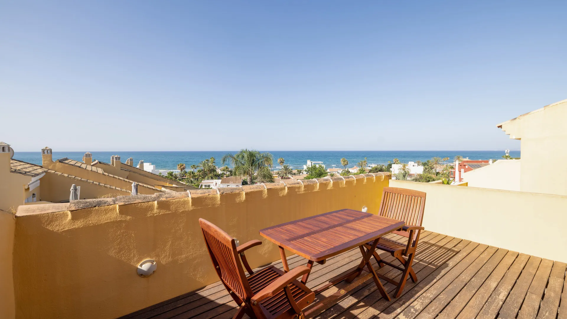 Buy semi detached house in Costabella with 5 bedrooms