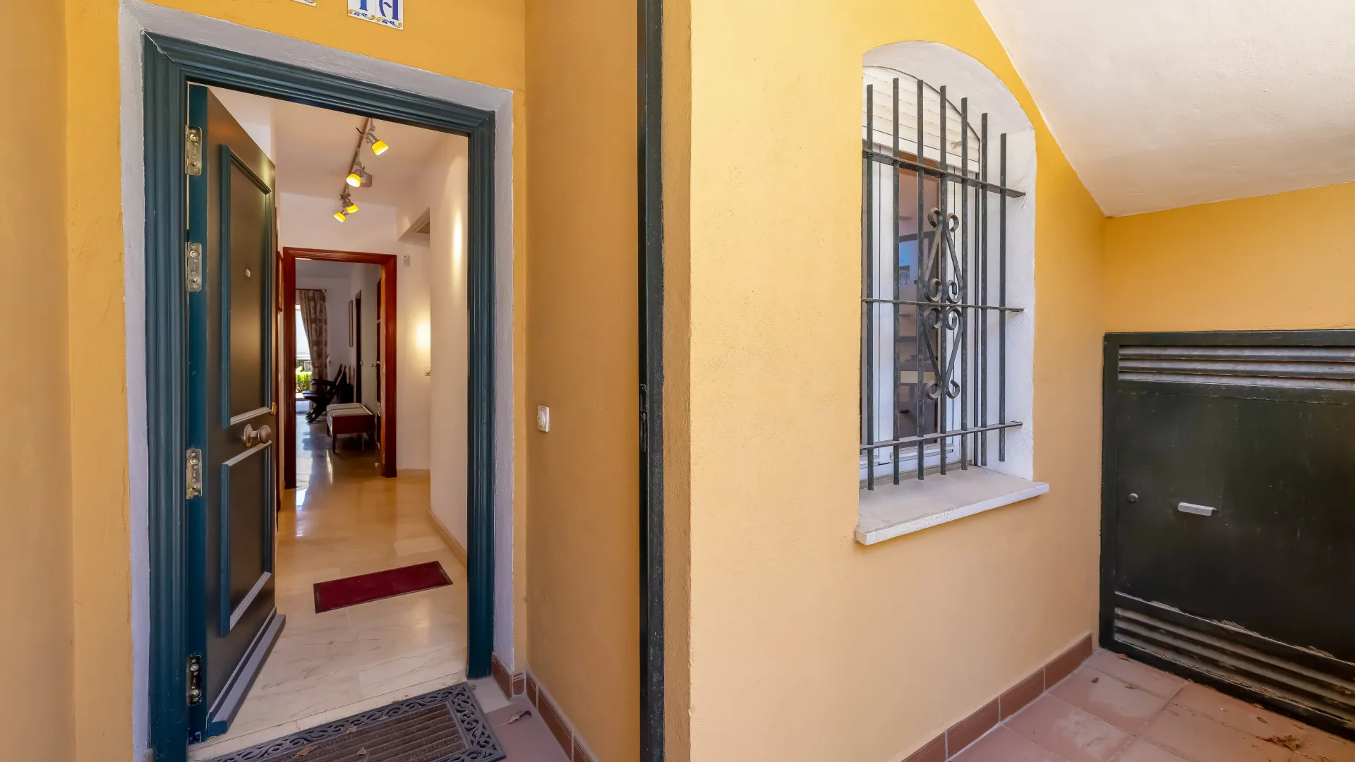 Buy semi detached house in Costabella with 5 bedrooms