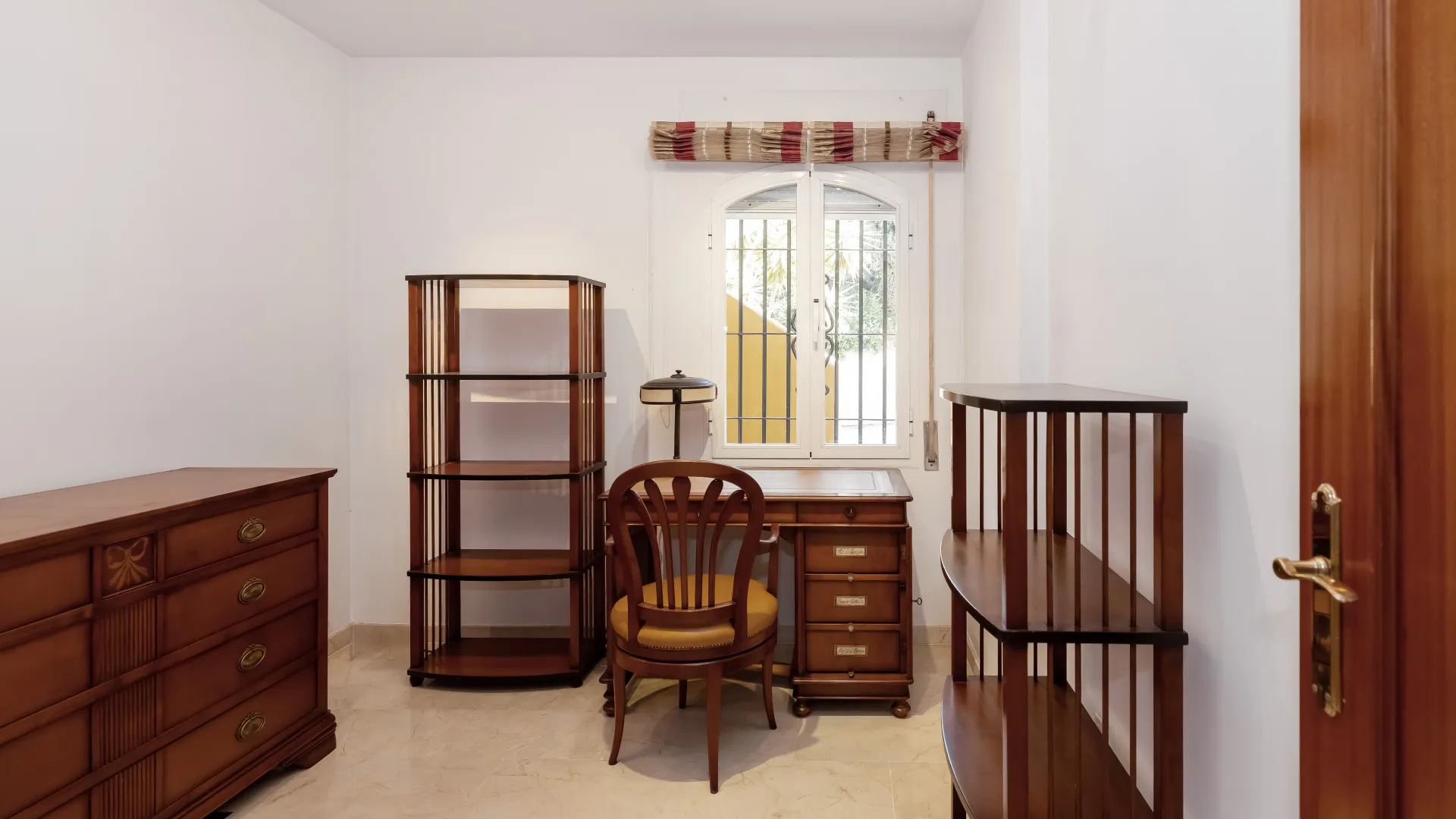 Buy semi detached house in Costabella with 5 bedrooms