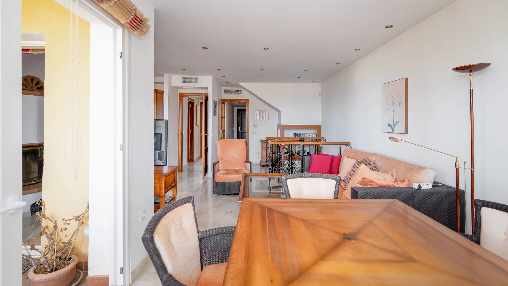 Buy semi detached house in Costabella with 5 bedrooms