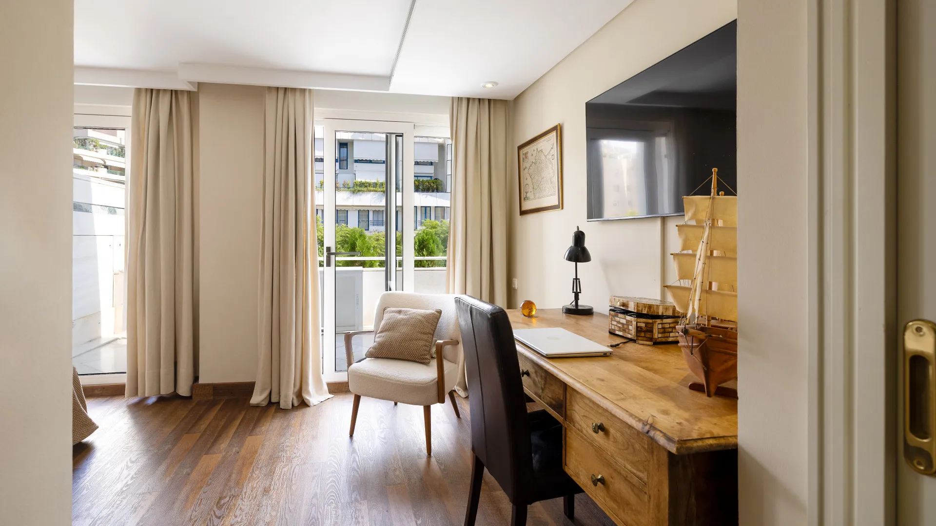 Apartment for sale in Playa de la Fontanilla with 4 bedrooms