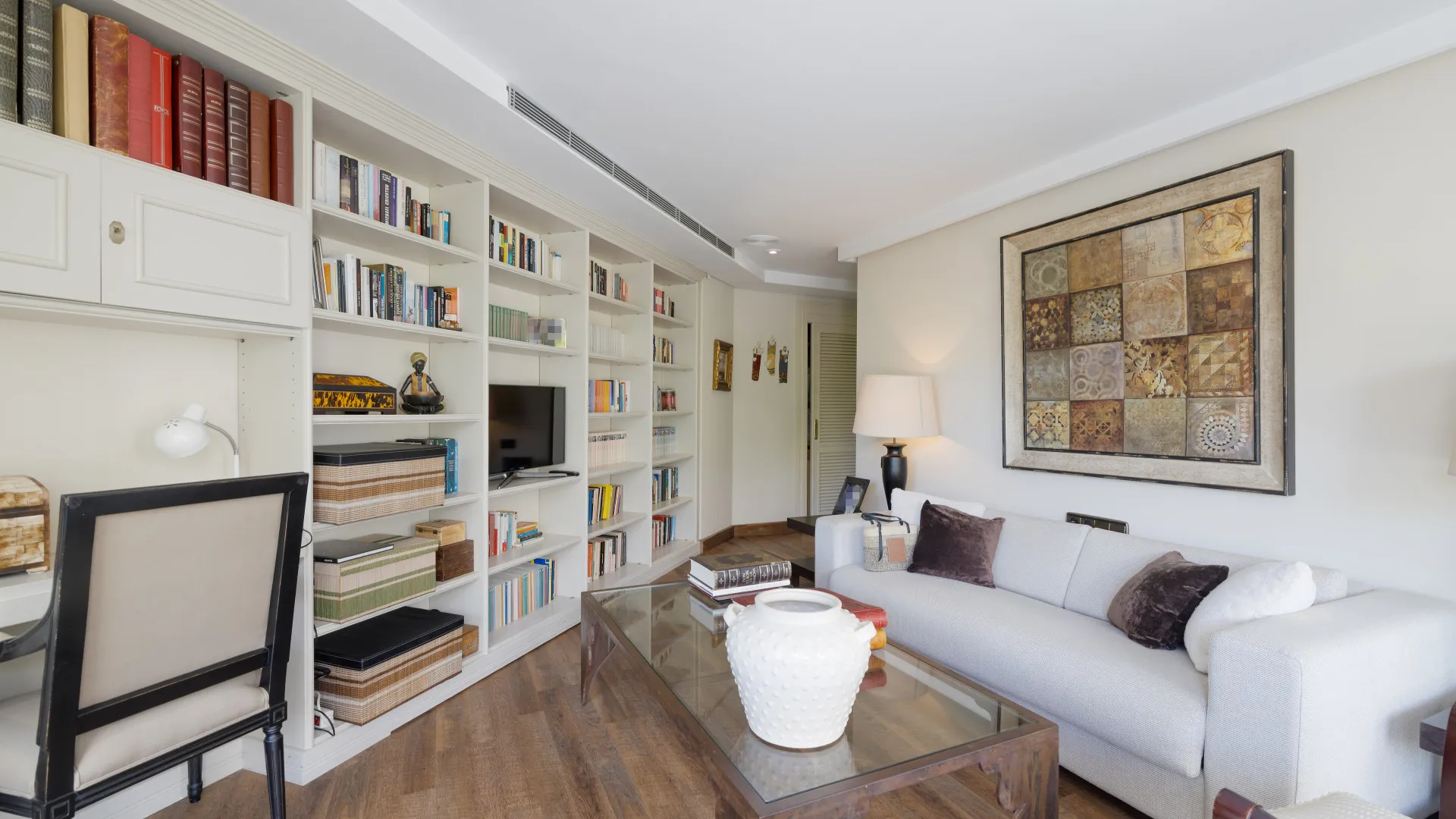 Apartment for sale in Playa de la Fontanilla with 4 bedrooms