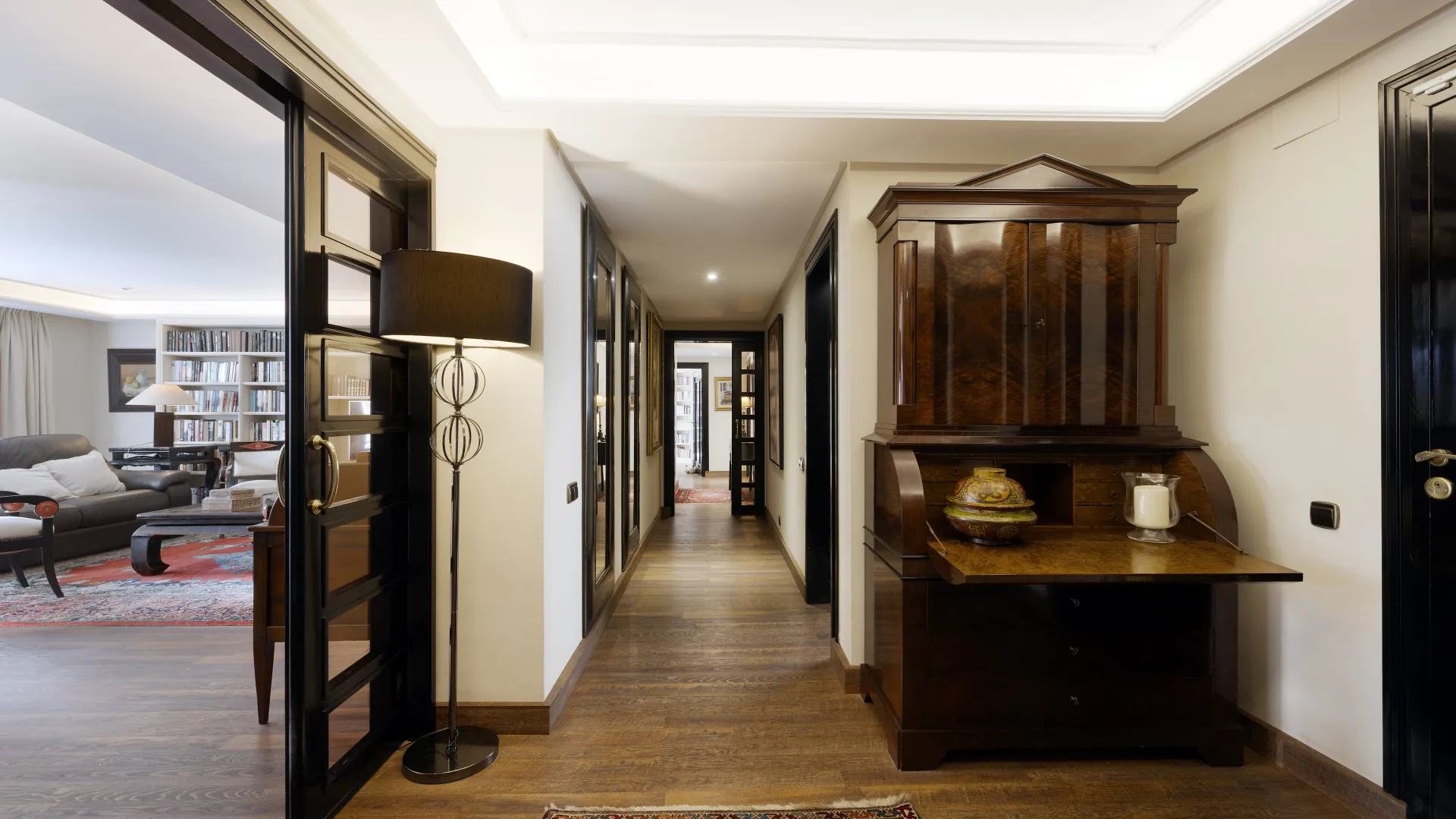 Apartment for sale in Playa de la Fontanilla with 4 bedrooms