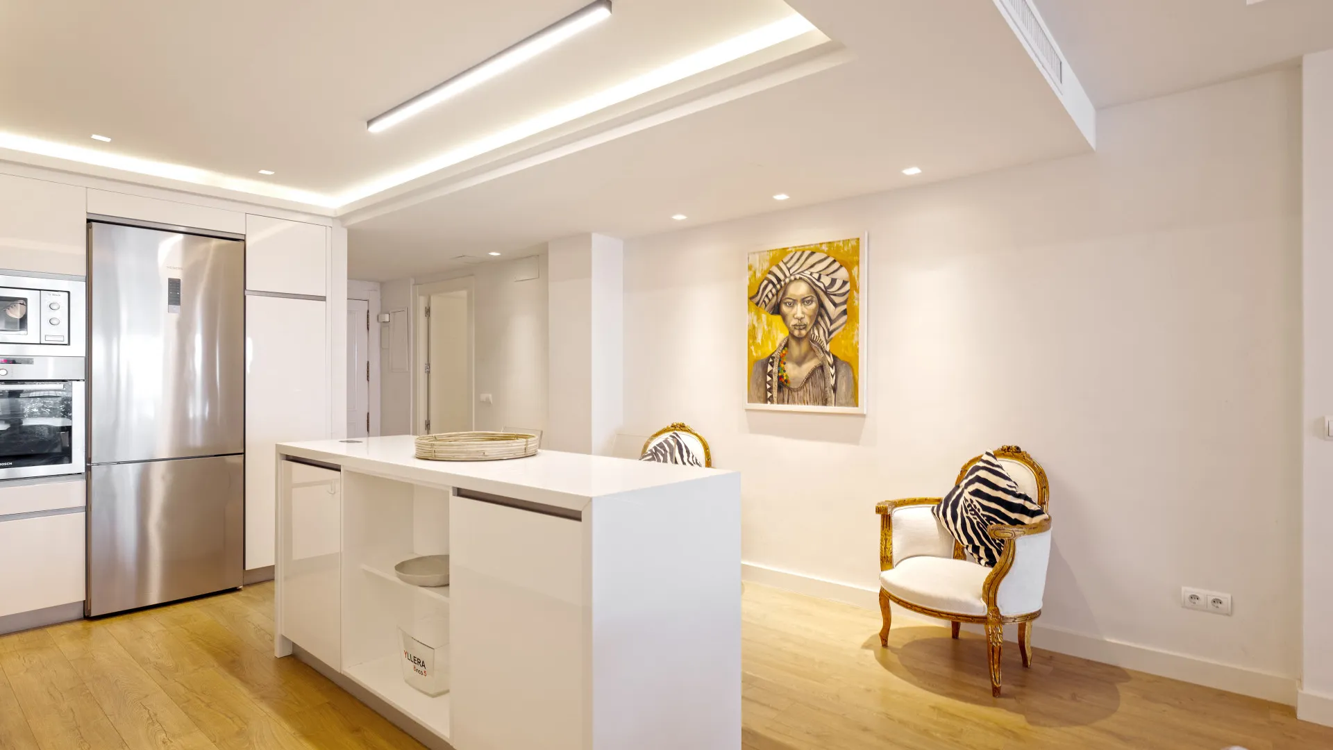 For sale apartment in Elviria Playa with 4 bedrooms