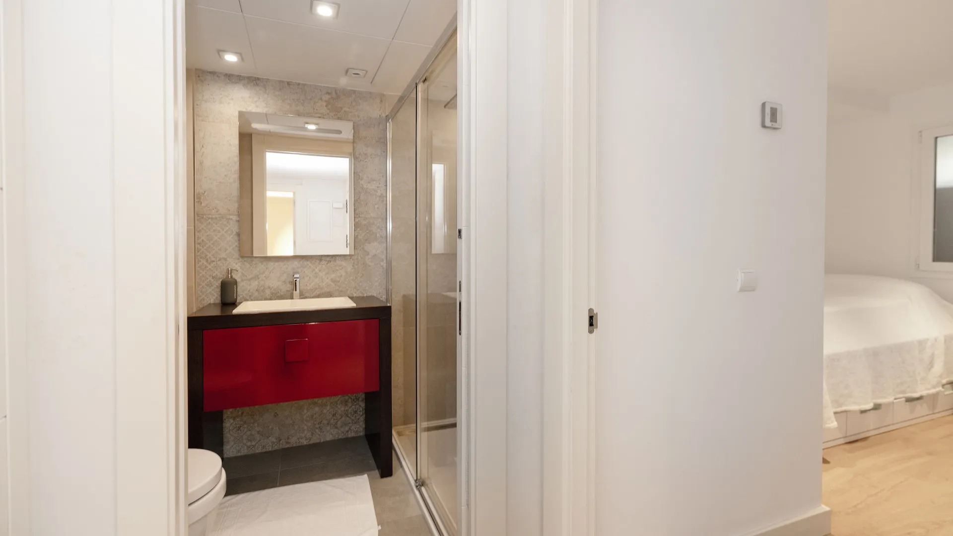 For sale apartment in Elviria Playa with 4 bedrooms