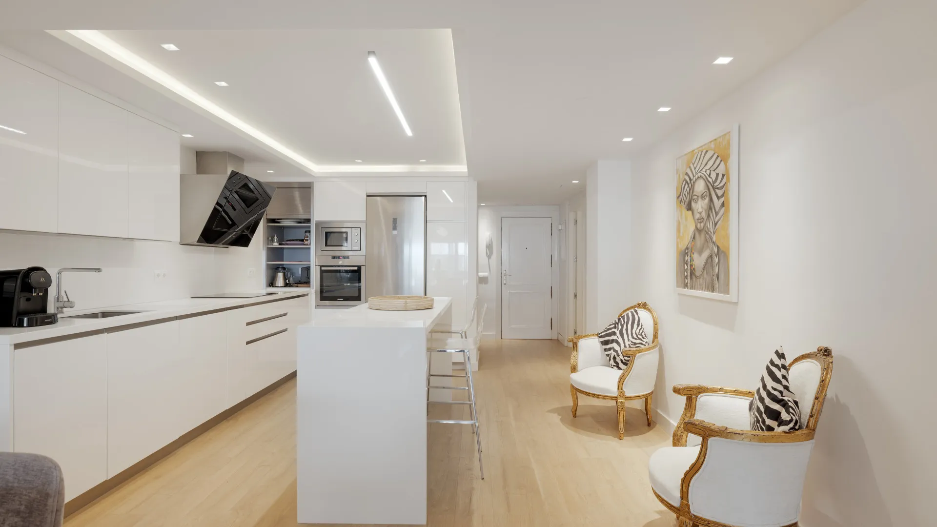 For sale apartment in Elviria Playa with 4 bedrooms