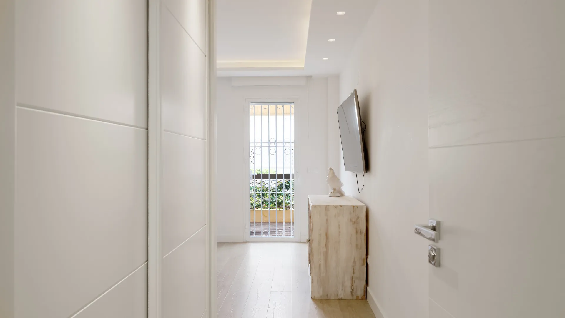 For sale apartment in Elviria Playa with 4 bedrooms