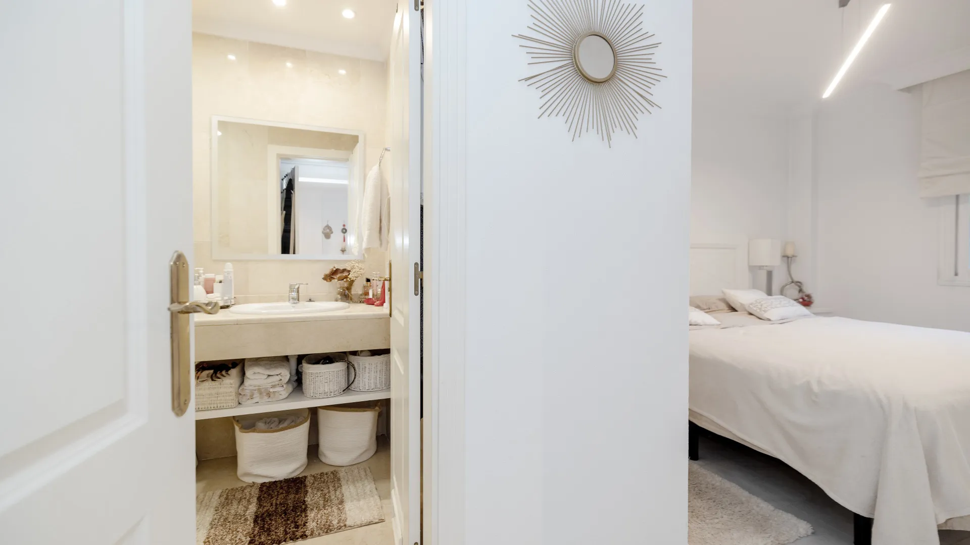 Comprar apartamento planta baja de 2 dormitorios en Los Pinos de Nagüeles