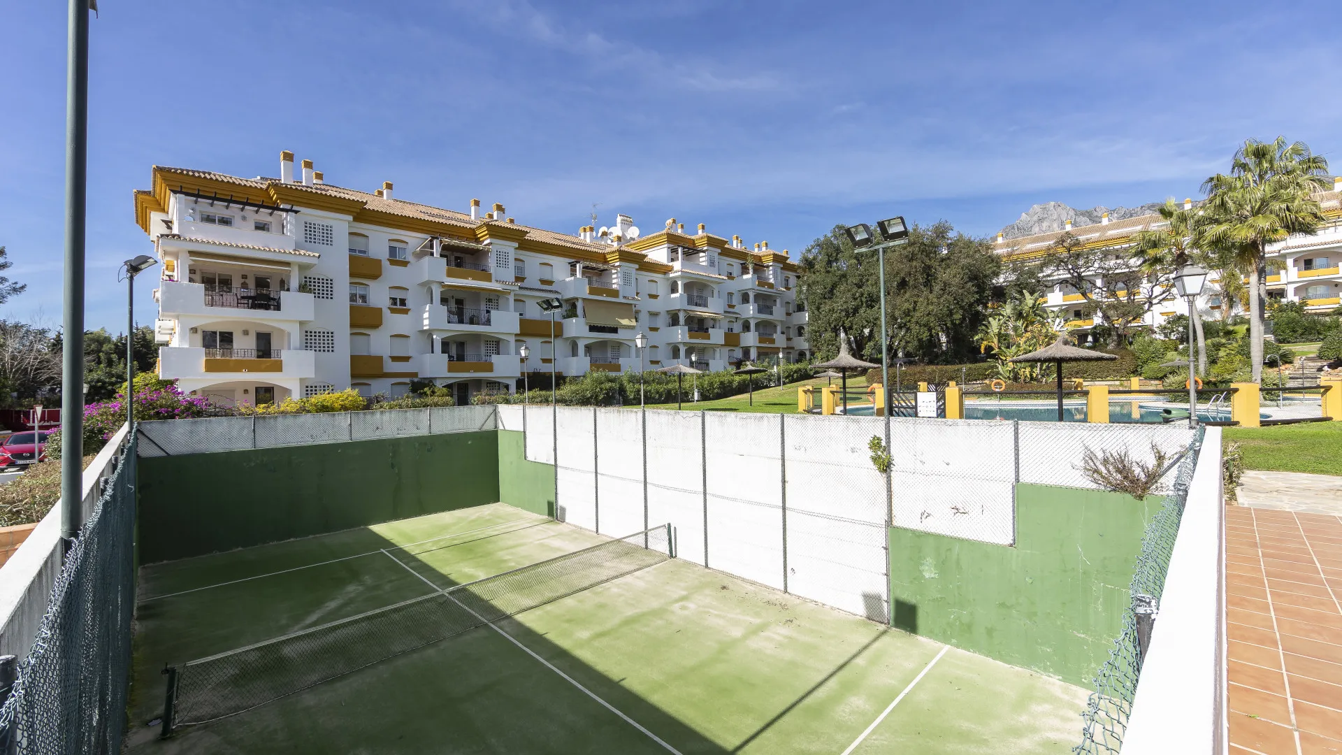 Comprar apartamento planta baja de 2 dormitorios en Los Pinos de Nagüeles