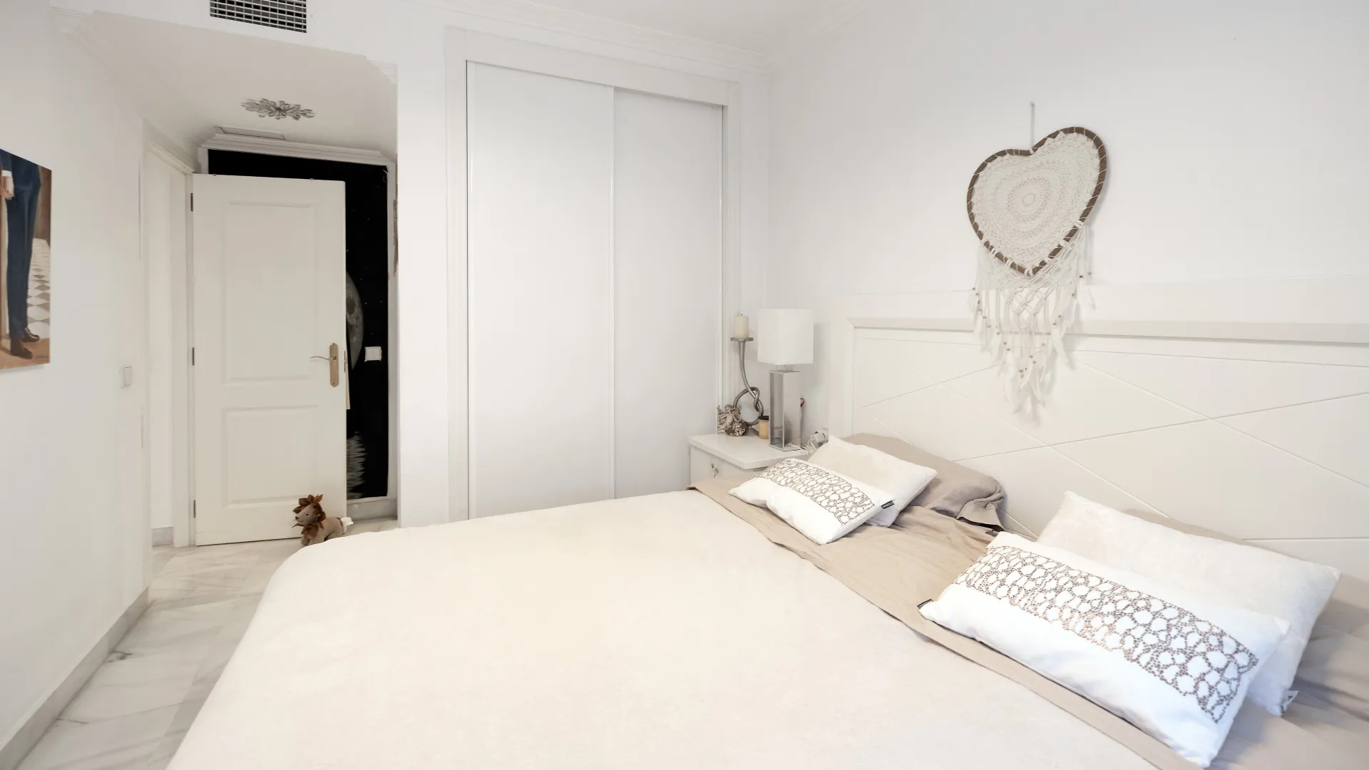 Comprar apartamento planta baja de 2 dormitorios en Los Pinos de Nagüeles